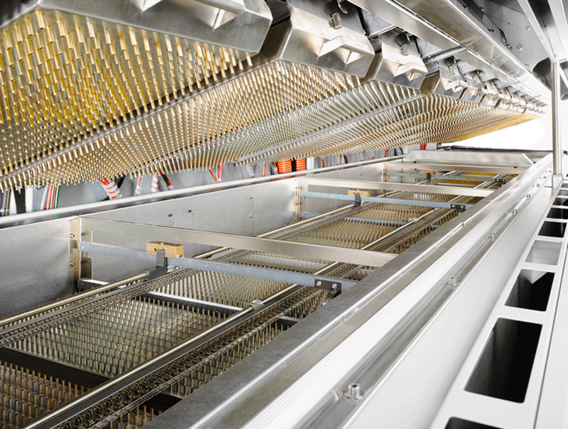 Water-based cleaning of soldering systems Cleaning of soldering systems